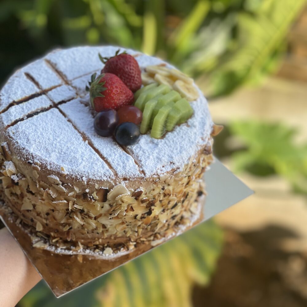 Pie Neuf – Gâteau vanillé aux fruits et amandes grillées – Image 2