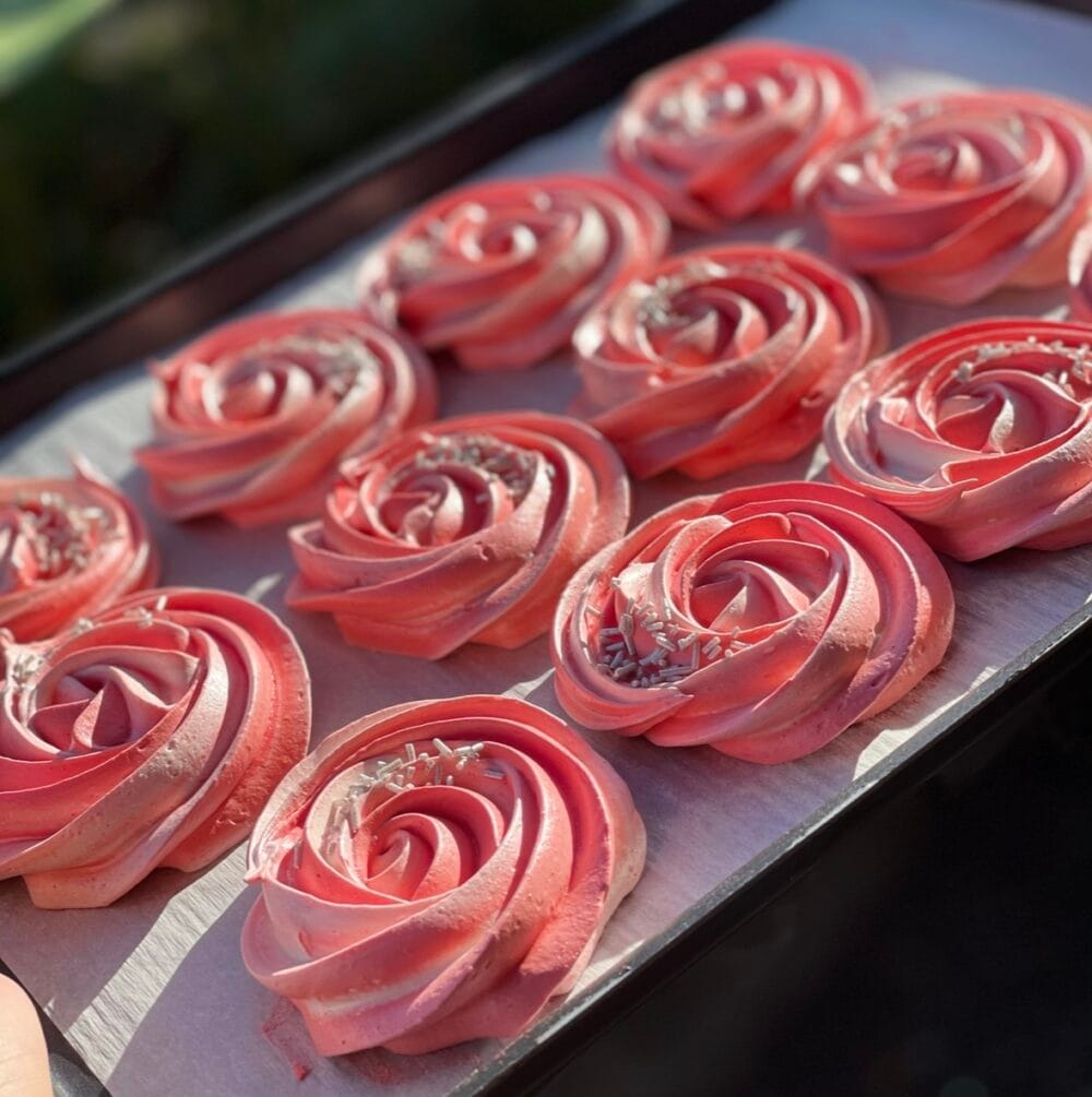 Meringues Colorées – Légères, Craquantes et Pleines de Douceur ! – Image 2